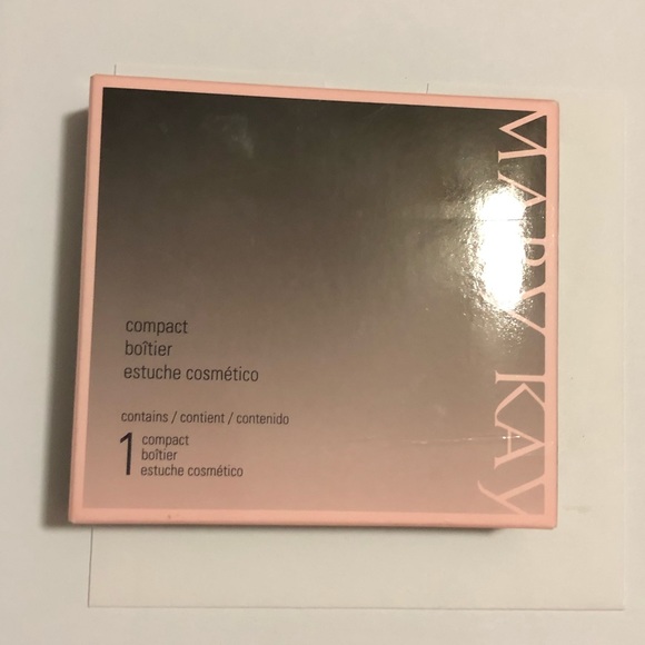 Mary Kay Compact (unfilled) - Picture 2 of 6
